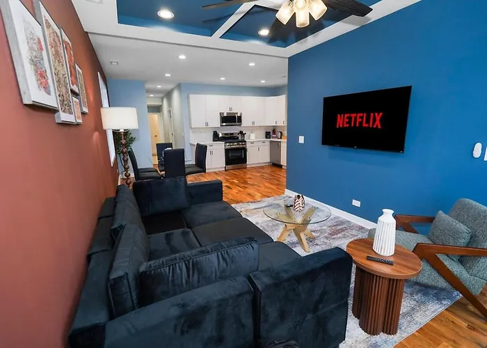 Modern 3br Retreat Near United Center & West Loop Chicago