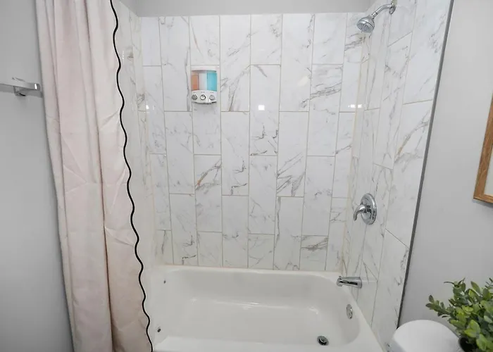 Modern 3br Retreat Near United Center & West Loop Chicago