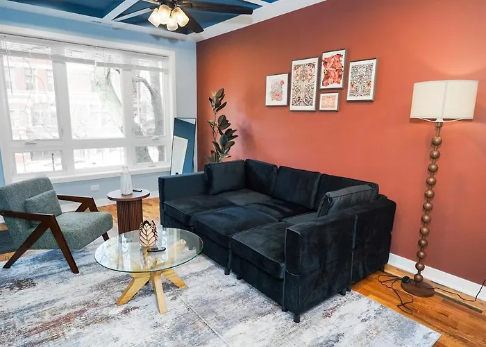 Modern 3br Retreat Near United Center & West Loop Chicago